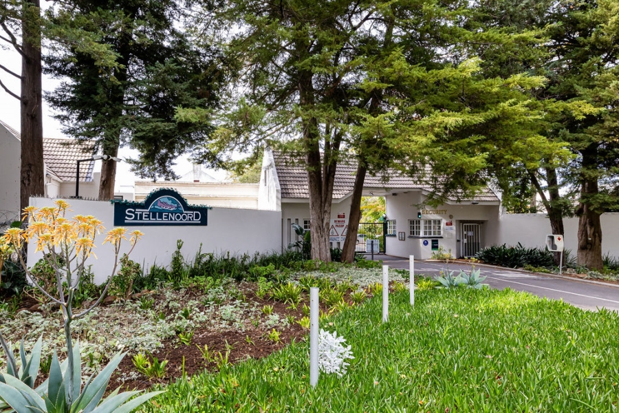 To Let 3 Bedroom Property for Rent in Onder Papegaaiberg Western Cape